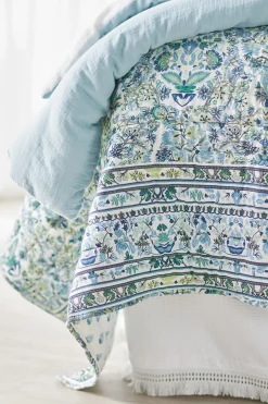 Margo Iris Reversible Printed Quilt