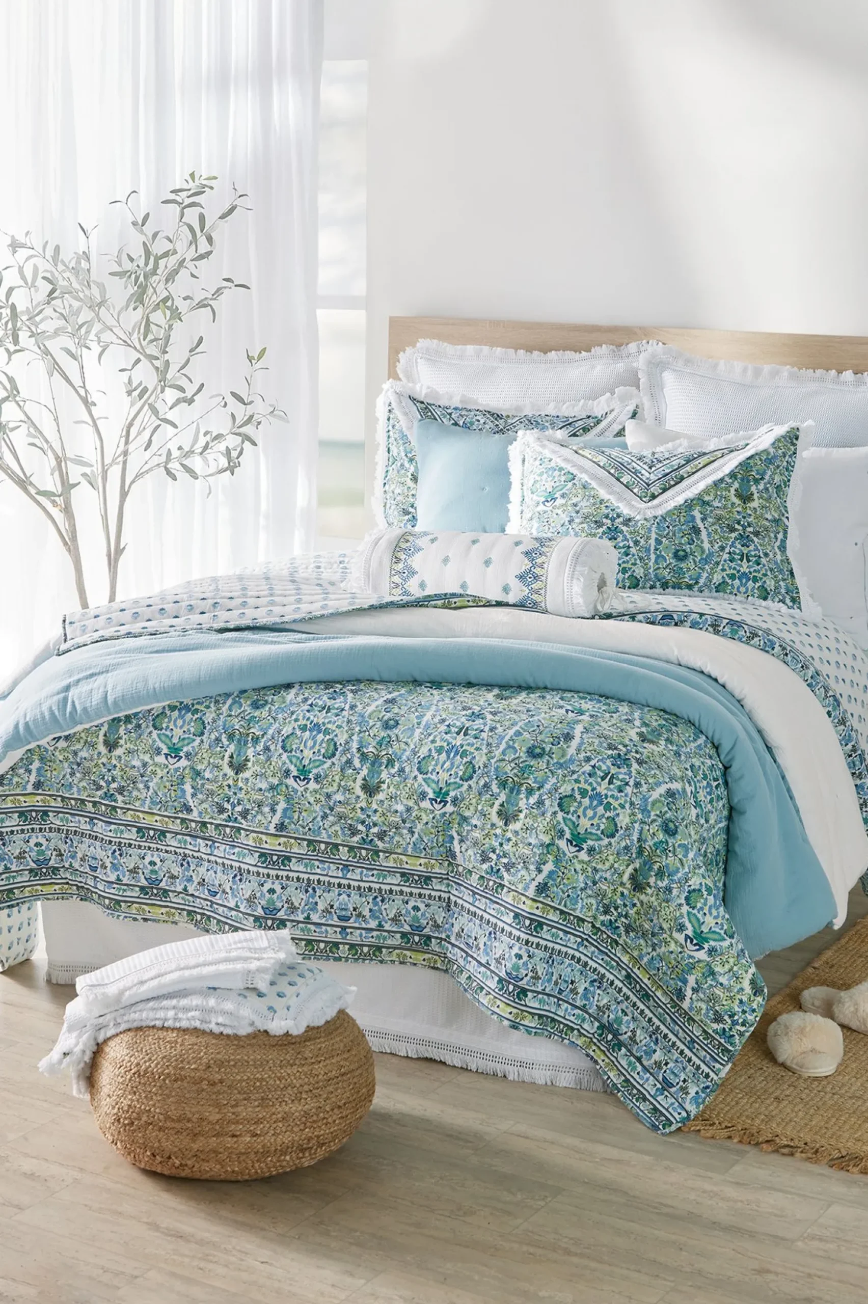 Margo Iris Reversible Printed Quilt
